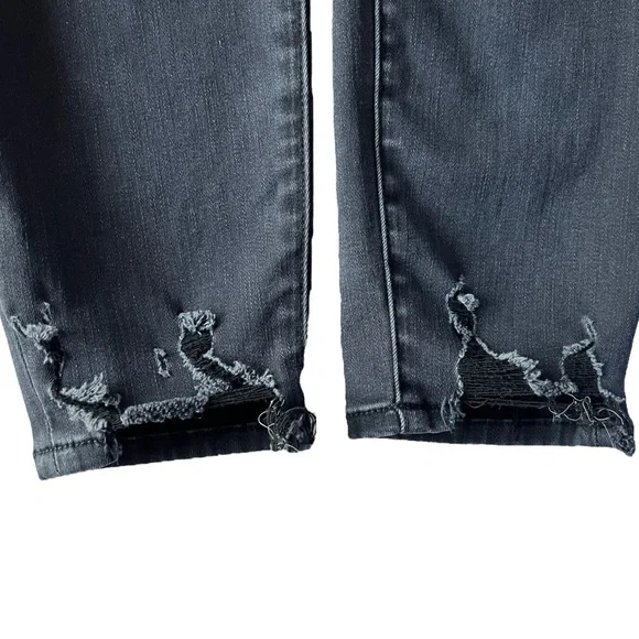 Good American Good Waist Black Distressed Jean6 (28)